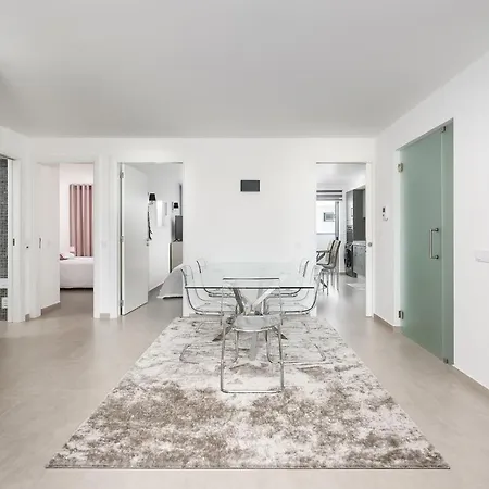 Nuno & Daisy Apartment *