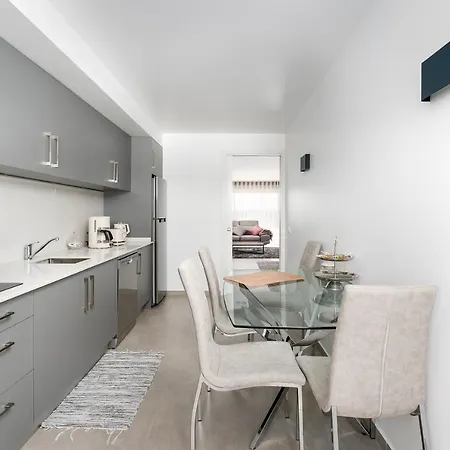 Nuno & Daisy Apartment *